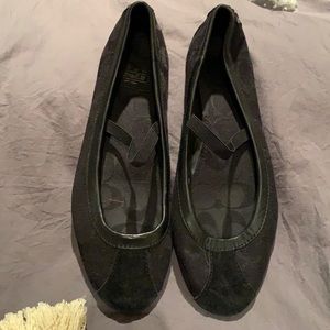 Coach flats